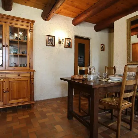 Saint-hostien, 3 Pieces, 5 Personnes - Fr-1-582-276 بيت للعطل